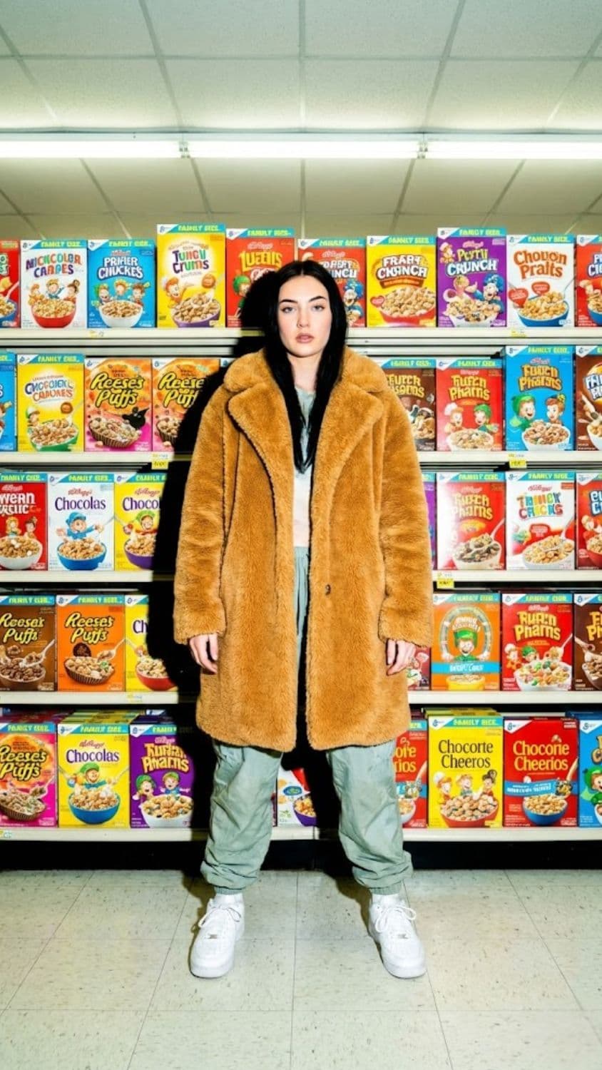 Expected visual output for Supermarket Aisle Flash Photography